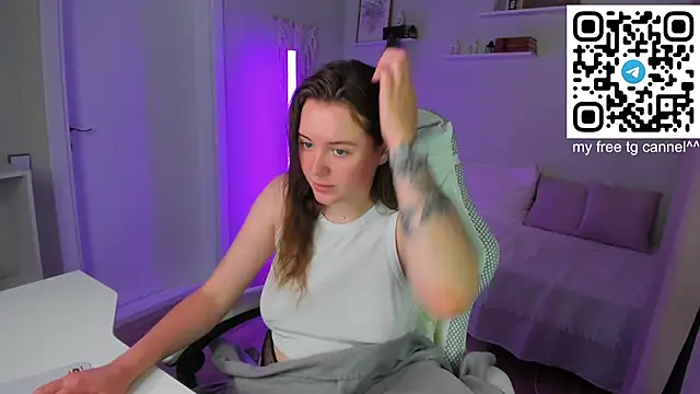 Laura_CollinsS webcam