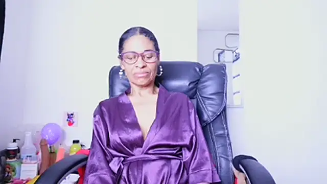 Aries_Mature webcam
