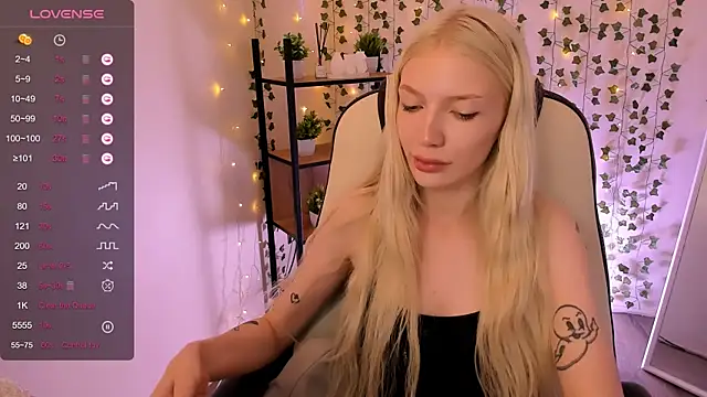 AnyaTaylor_ live cam