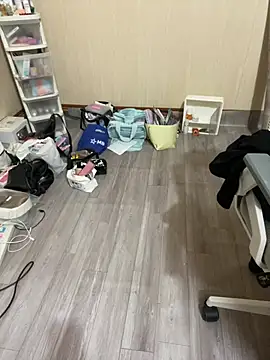Mina048 live cam on StripChat