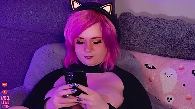 Angel-Lewd-Cake live cam