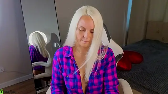 April_Nelson webcam