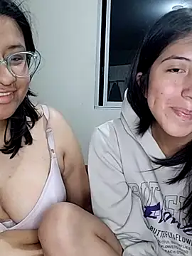 sarah12333 live cam
