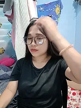 Milkytits4You webcam