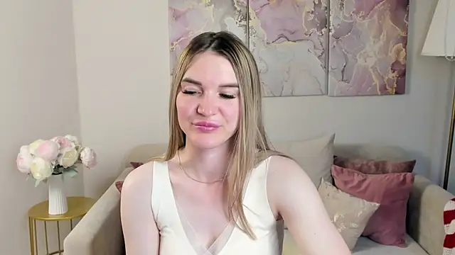 RoxyReignn live cam