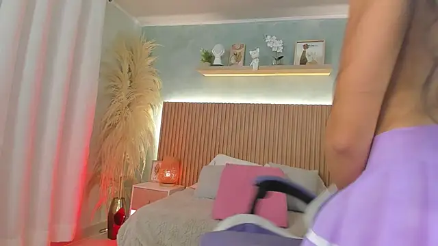 Stormy_rose18_ live cam