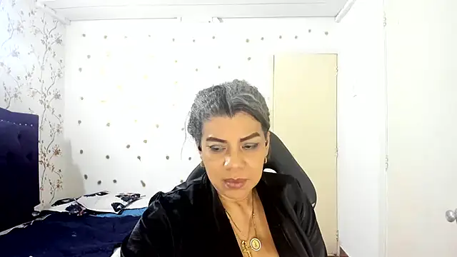 vikyadams webcam