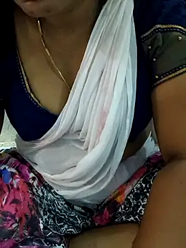 MaaliiiPonuTamil webcam