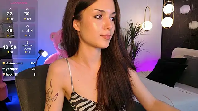 SkinnyEllie webcam