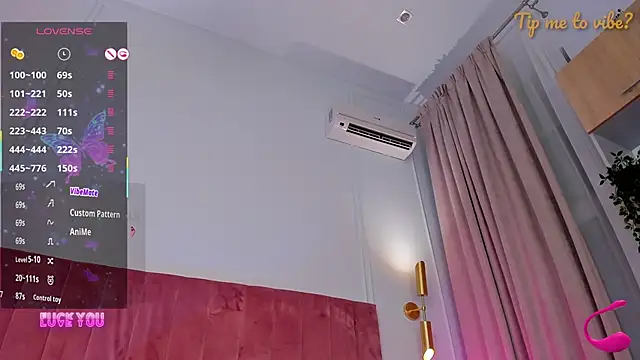 Mayzzie live cam