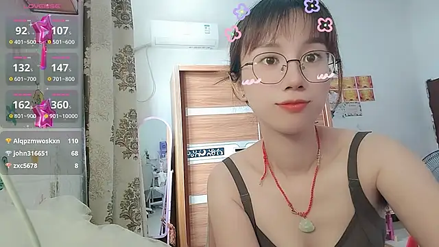 Lili_666 webcam