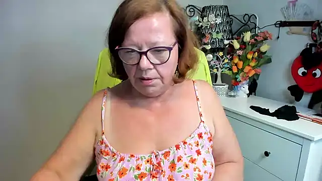 Adelewildx live cam on StripChat