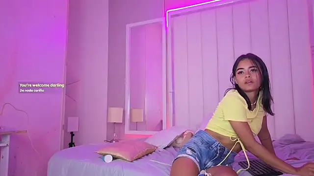 Alyana_Skinny webcam