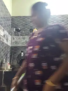 yamini1431 live cam on StripChat