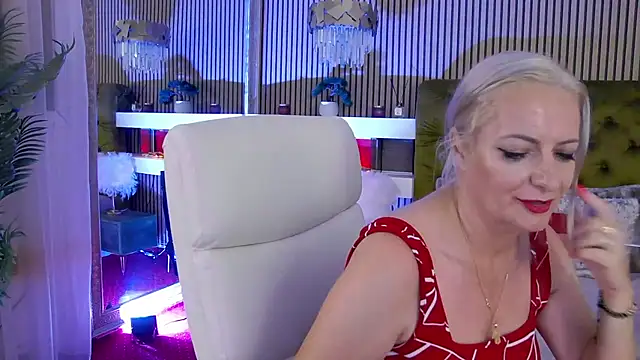 LadyTouch live cam on StripChat