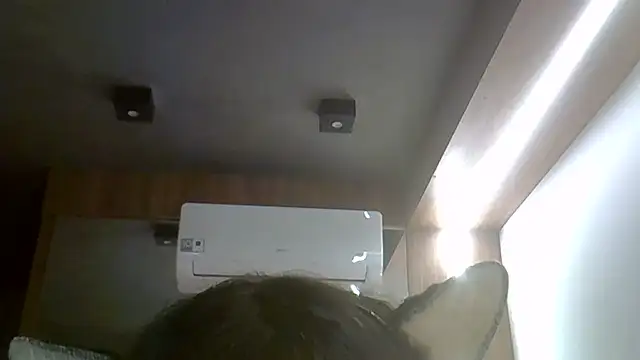 SkinnyKitten live cam