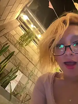 SweetBunnyGF live cam