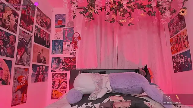 MissCurvyTop webcam