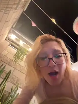 SweetBunnyGF webcam