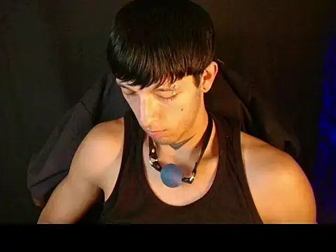 dark_men1 webcam