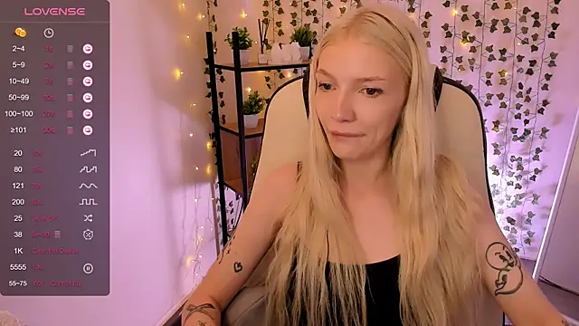 AnyaTaylor_ live cam