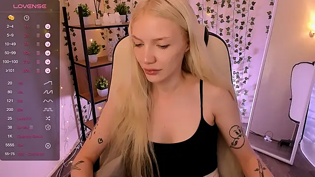 AnyaTaylor_ webcam