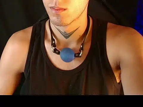 dark_men1 webcam
