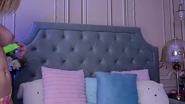 LucyAddison webcam