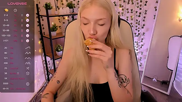 AnyaTaylor_ webcam