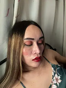 RomanticPearlTS live sex cam