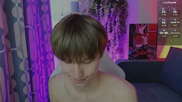 cuMte_boy live cam