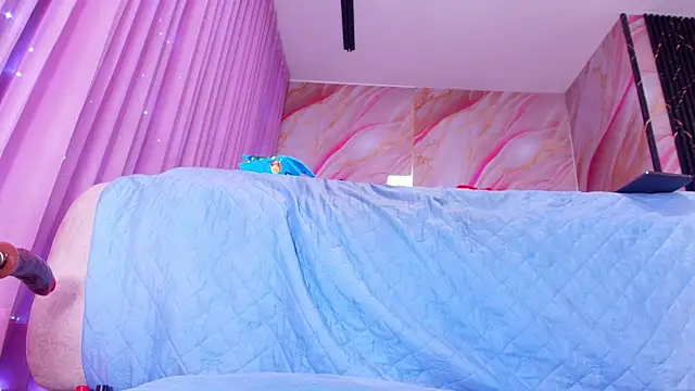 sofi_decker live cam