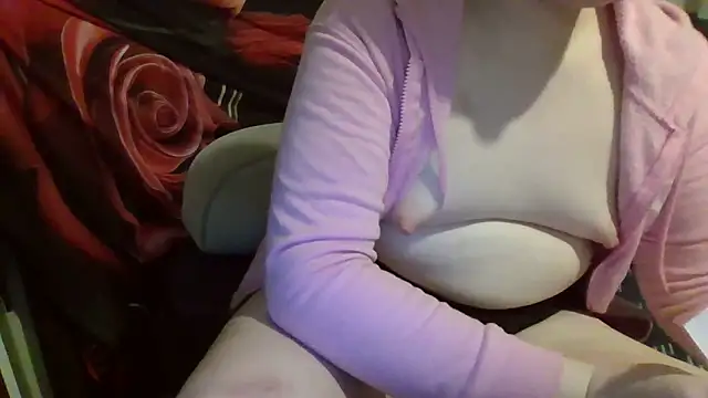AverageRose live cam
