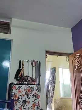 yamini1431 live cam