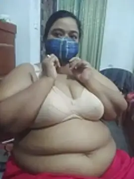 momo_loves live cam