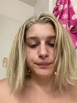 SassynNatty webcam