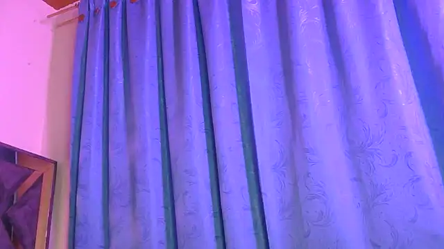 tinny_emiily webcam