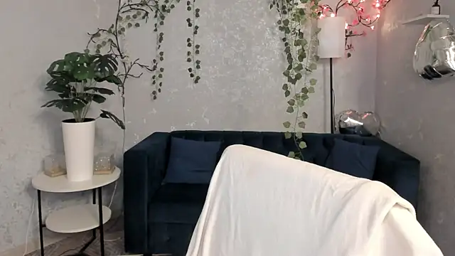 Elira_Vane webcam