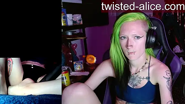 Twisted_Alice webcam