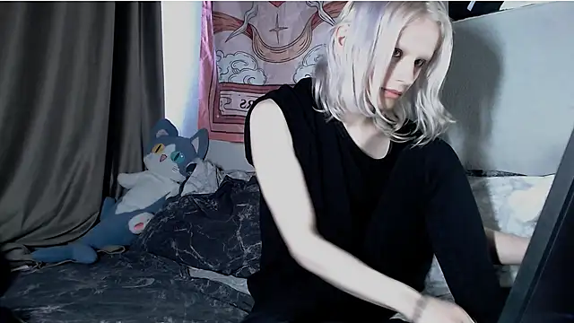 Alien_Bella