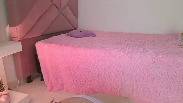 eva_sin18 live sex cam