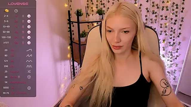 AnyaTaylor_ webcam