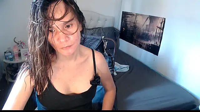 NinaDOM4CUM webcam