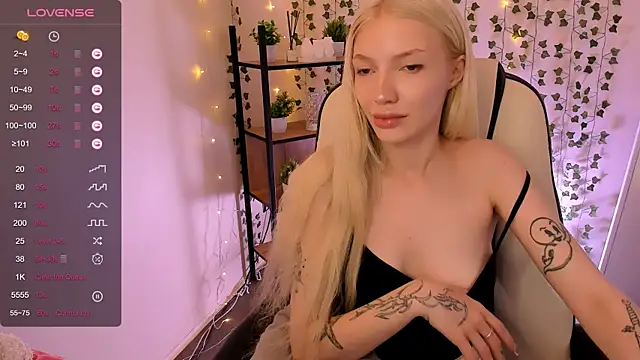 AnyaTaylor_ webcam