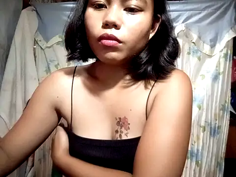 shy_asianluna22 webcam