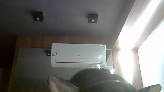 SkinnyKitten live cam