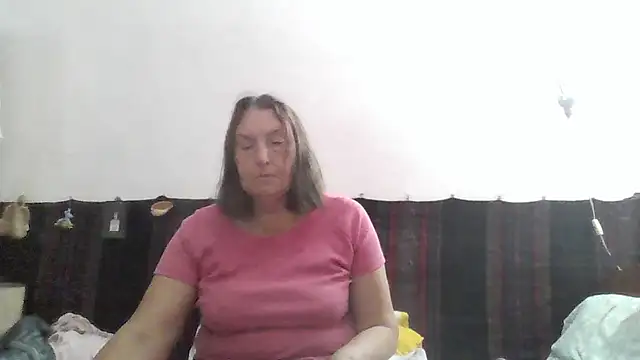 AnnaLive570 live cam on StripChat