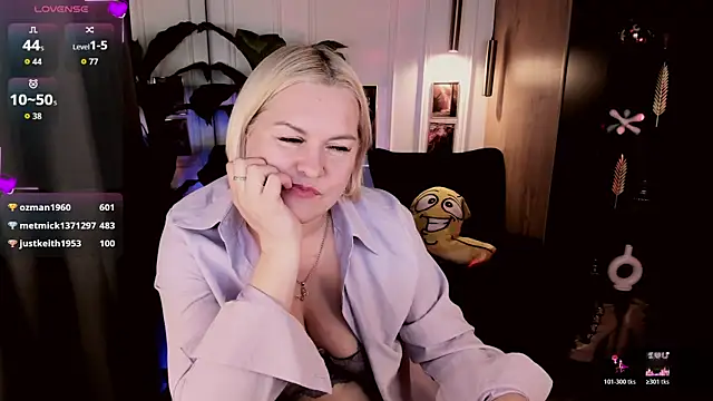 YolandaKiss webcam