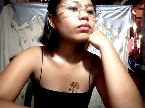 shy_asianluna22 webcam