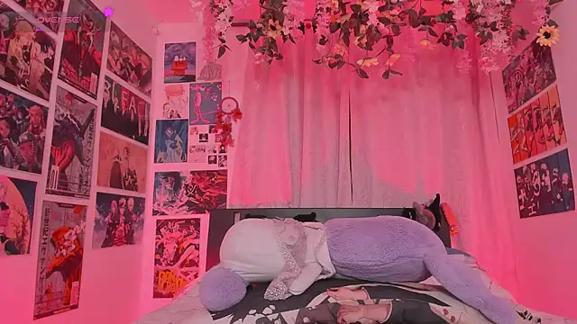 MissCurvyTop webcam